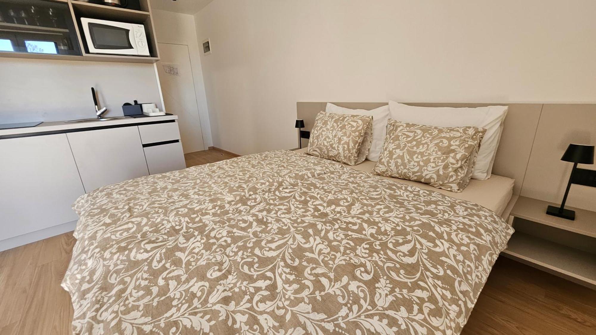 Richi Rooms & App Funtana Exterior photo