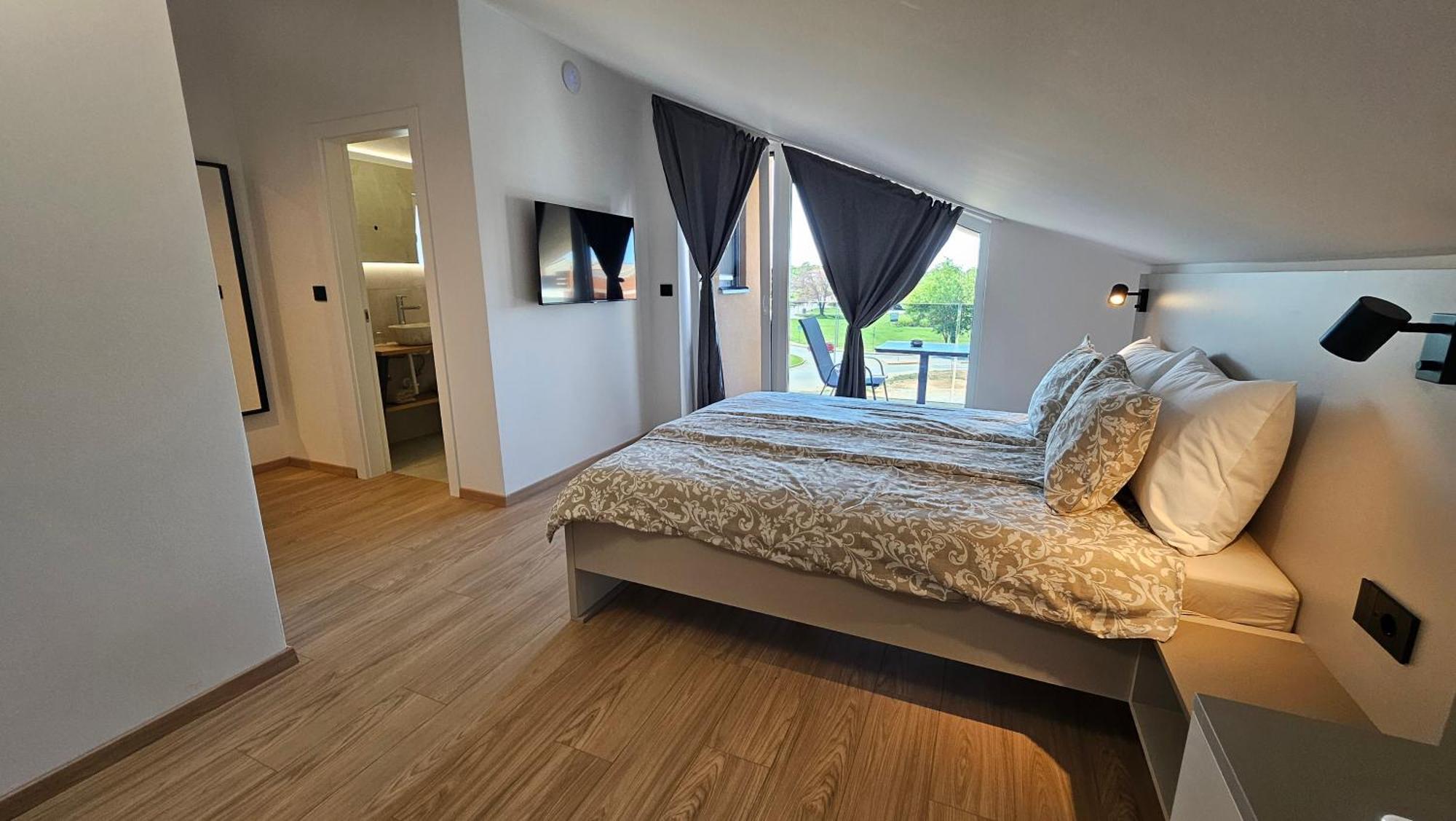 Richi Rooms & App Funtana Exterior photo
